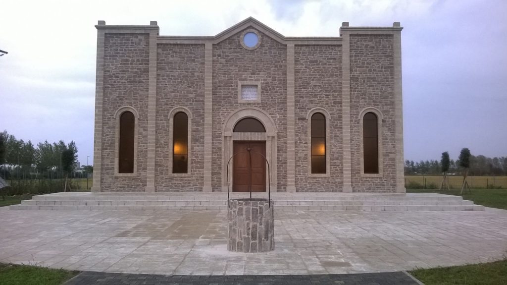 Das Sankt Elias Kloster in Granozzo con Monticello in der Frontansicht