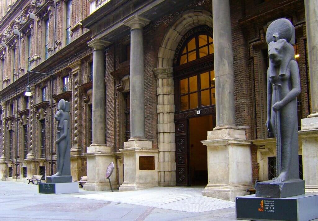 Eingang des Ägyptischen Museums in Turin