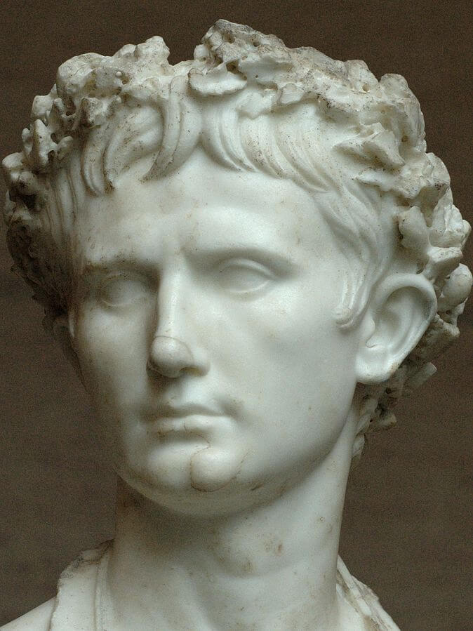 Die Büste des Augustus als römischer Kaiser dargestellt
