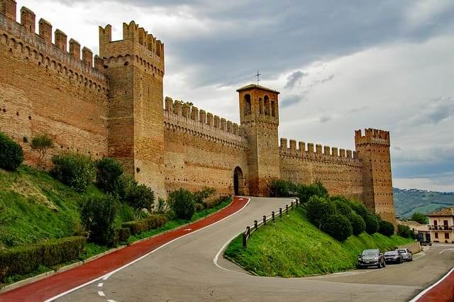 Mauern der Festung Gradara