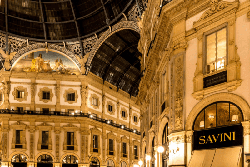 Das Savini-Restaurant in der Galleria Vittorio Emanuelle II, Ladenschild