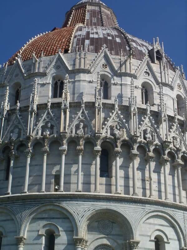 Die Zwerggalerie des Domes von Pisa