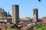 Bergamo von oben mit Kirchen und Türmen