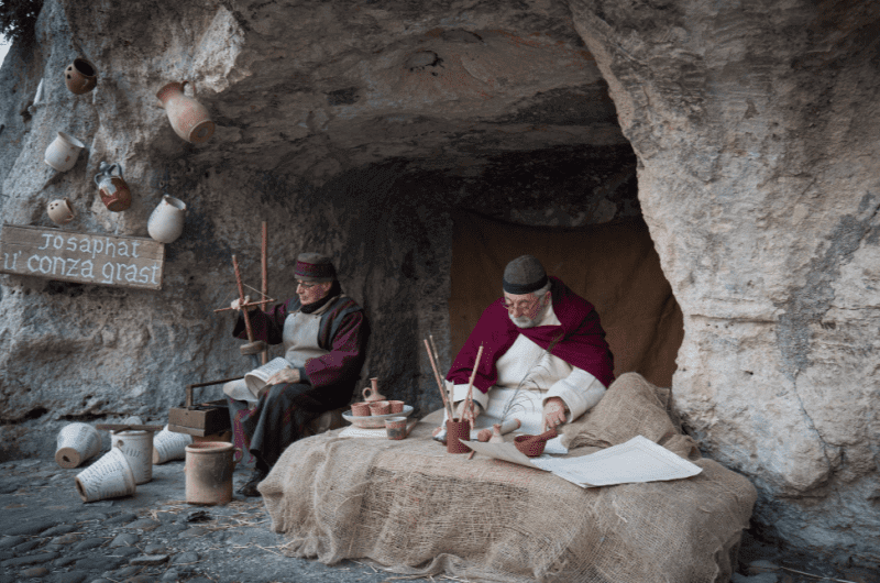 Krippe in Matera mit lebendigen Figuren