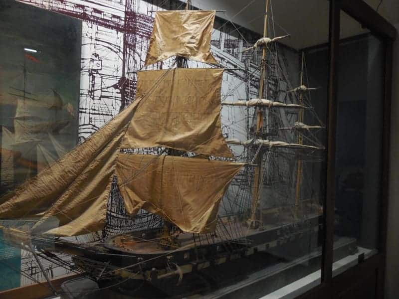 ein altes Handelsschiff im Schiffsmuseum in Genua