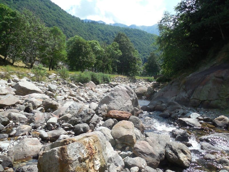 Flussbett des Cervo in Piedicavallo