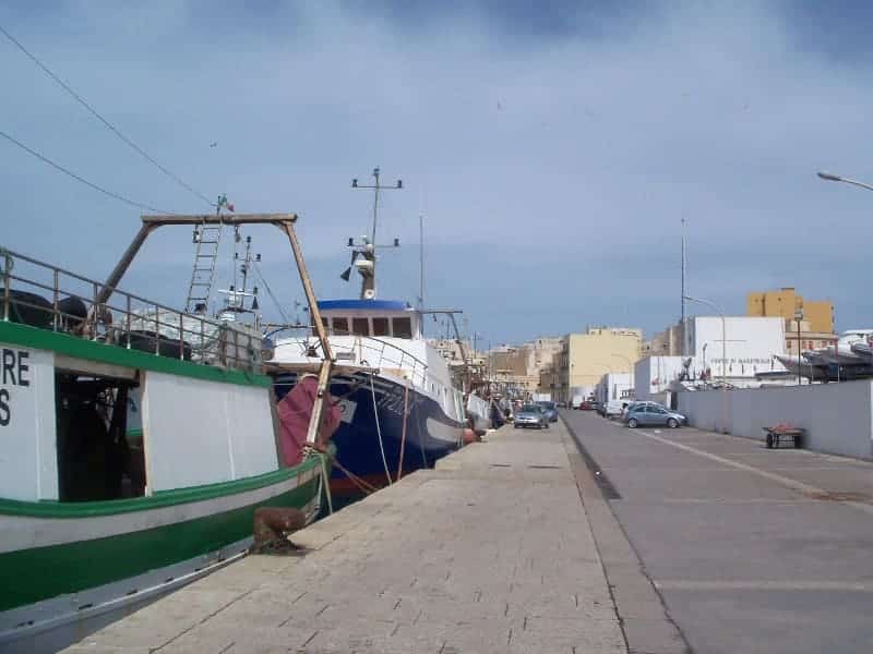 die Hafenpromenade von Trapani