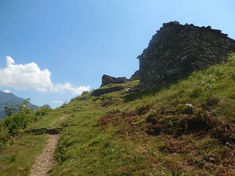 Wanderweg zu Madonna della Neve, die letzten Kurven