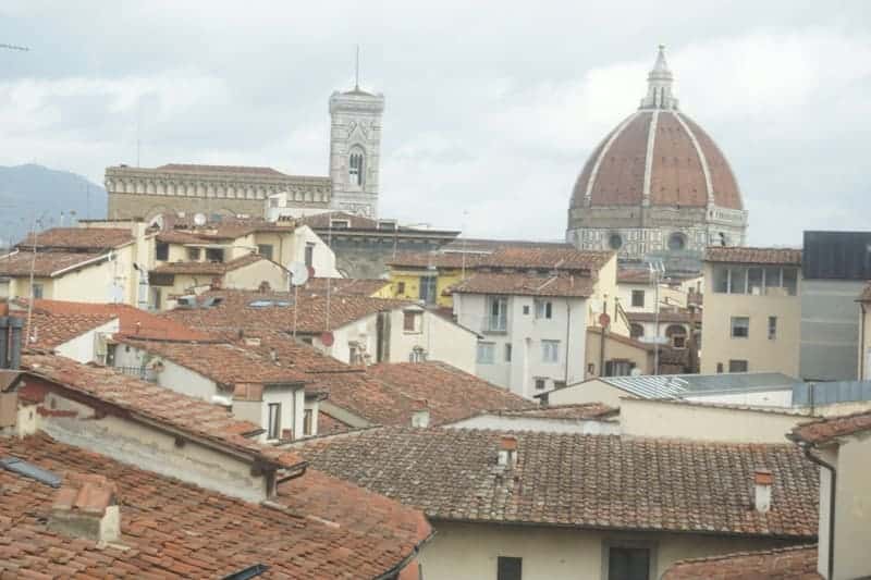 Blick auf die Dächer von Florenz und der Kuppel von Brunelleschi