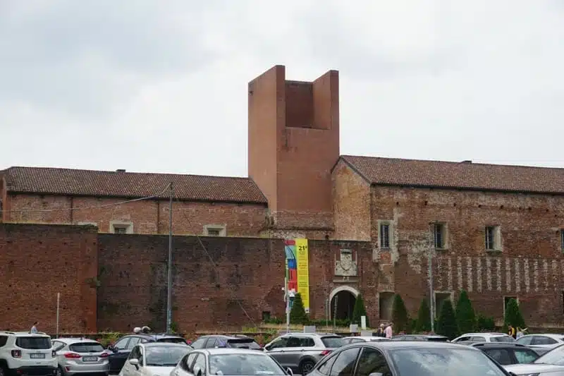 Eingang Schloss Visconteo-Sforzesco von Novara