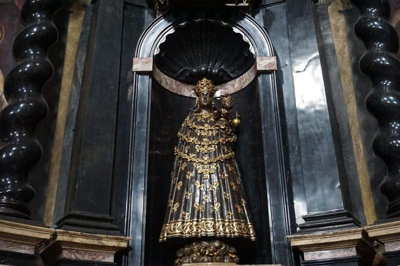 Madonna di Loreta der Seitenkapelle der Basilika San Gaudenzio