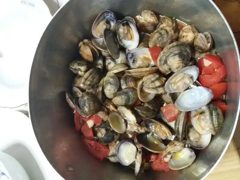 Vongole im Topf zubereitet