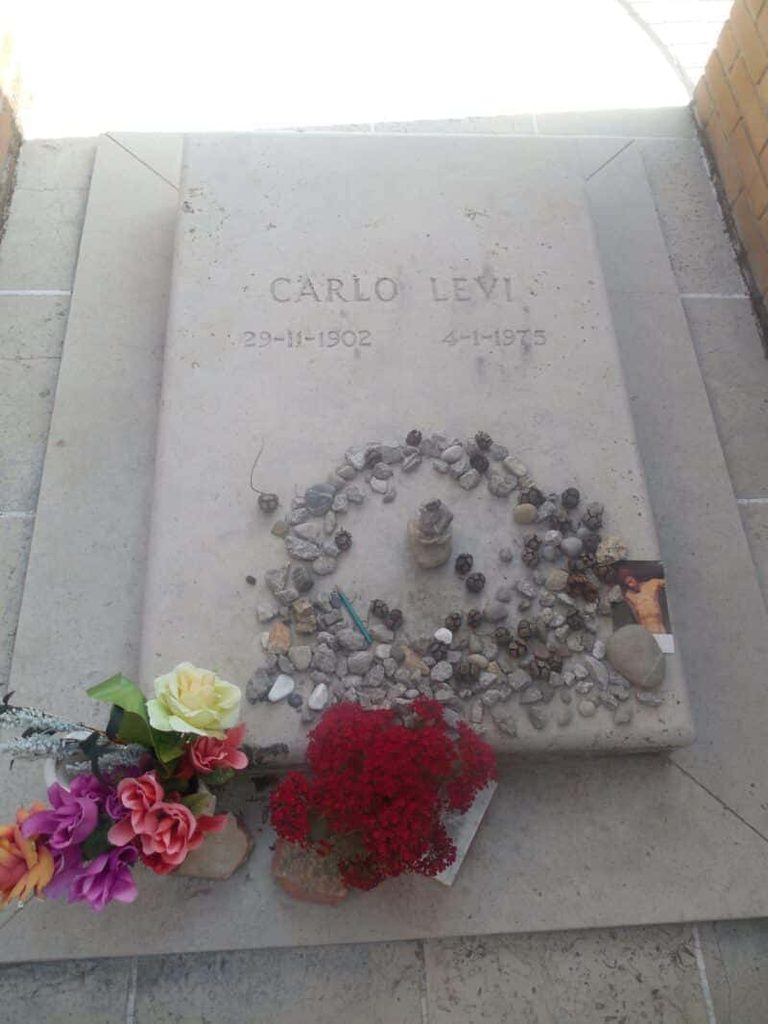 Das Grab von Carlo Levi in Aliano